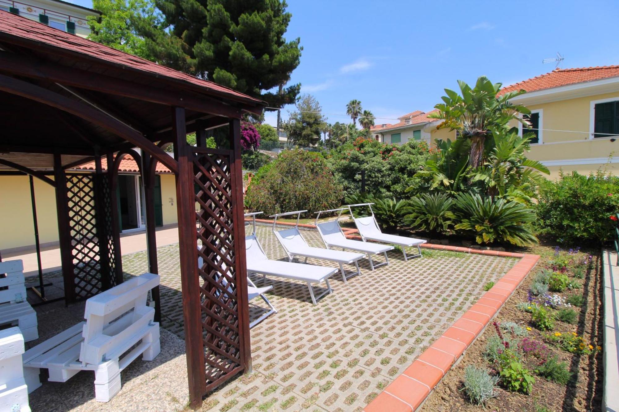La Pace, Il Sole, Il Mare - Sanremo Casa Indipendente Vista Mare, Posto Auto Privato, Ampio Spazio Esterno Attrezzato, A Pochi Minuti Dalle Spiagge Exterior foto