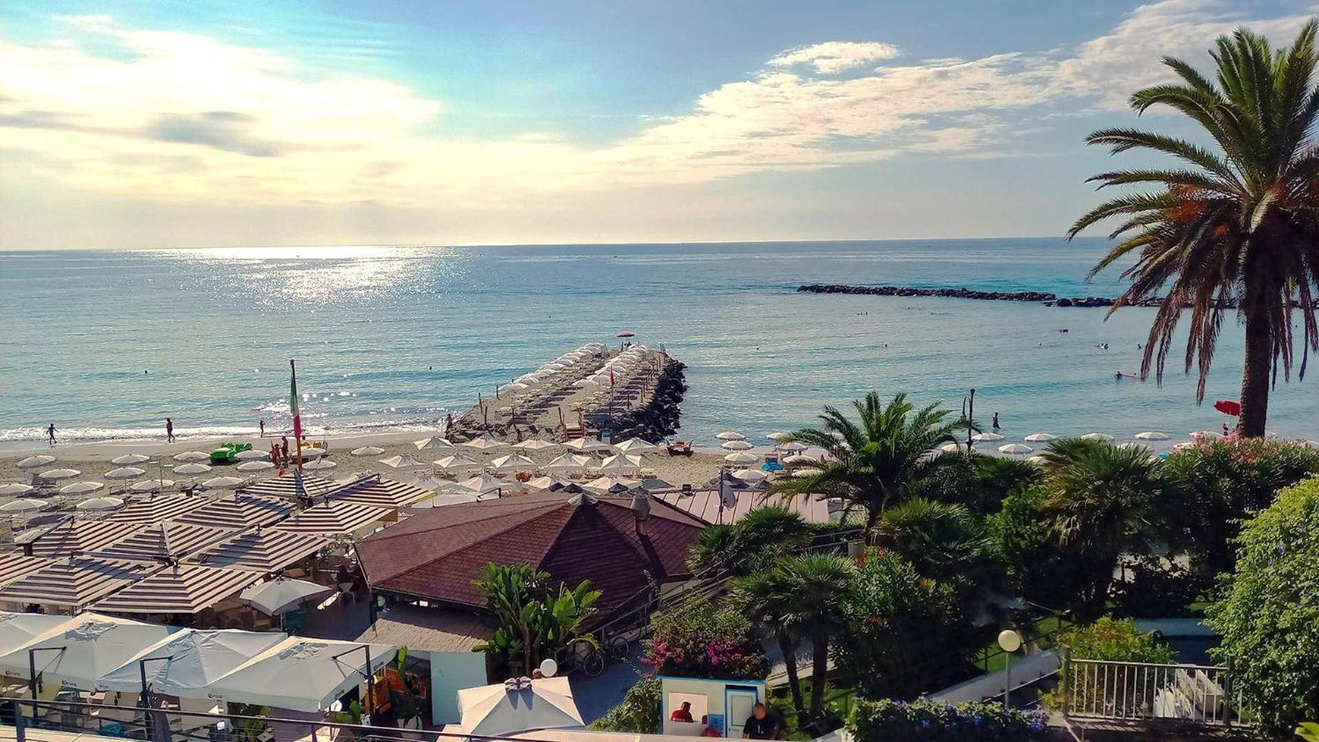 La Pace, Il Sole, Il Mare - Sanremo Casa Indipendente Vista Mare, Posto Auto Privato, Ampio Spazio Esterno Attrezzato, A Pochi Minuti Dalle Spiagge Exterior foto