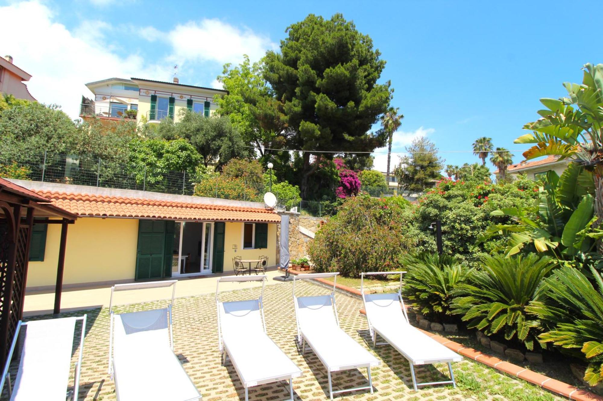 La Pace, Il Sole, Il Mare - Sanremo Casa Indipendente Vista Mare, Posto Auto Privato, Ampio Spazio Esterno Attrezzato, A Pochi Minuti Dalle Spiagge Exterior foto